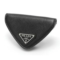 PRADA レザーパッチ　トライアングルロゴ　ブローチ　ブラック　正規品 PRADA レザーパッチ トライアングルロゴ ブローチ ブラック 確実正規品