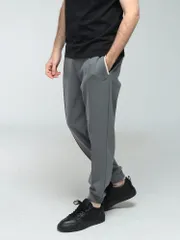 HUGO BOSS (ヒューゴボス) メンズ パンツのサムネイル