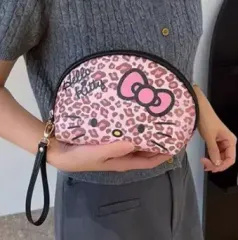 新品 サンリオ ハローキティ レオパード(ヒョウ柄) バンダル ポーチ 化粧品 所持品