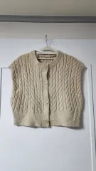 ケーブルニット ベスト ベージュ