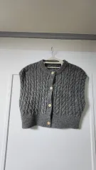 ケーブル編み ニット ベスト カーディガン グレー