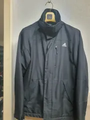 アディダス ブラック ウィンドブレーカー ジャケット