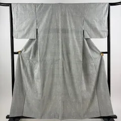 【美品】 紬 身丈159cm 裄丈65cm M 袷 樹木 亀甲絣 青灰色 正絹 優品 【中古】