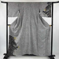 【美品】 付下げ 身丈158cm 裄丈64cm M 単衣 松笠 シルエット 金糸 金彩 黒灰 正絹 秀品 【中古】