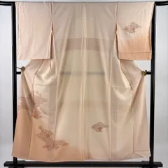 付下げ 身丈153.5cm 裄丈64.5cm M 袷 蜀江文 逆さ雲取り 刺繍 ぼかし 薄ピンク 正絹 秀品 【中古】