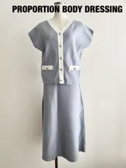 【新品　2025年製】PROPORTION BODY DRESSING　プロポーションドレッシング　ニットベストセットアップ 定価14,993円　Mサイズ　くすみブルー×ホワイト×シルバー　ベスト/スカート　可愛い　送料込み　6462814