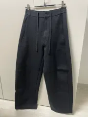 UNIQLO レディース テーパードフィット ブラック パンツ ズボン