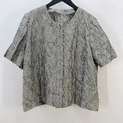 半袖 ジャケット グレー系 刺繍 花柄 総柄 薄手 ノーカラー サイドスリット 隠しボタン 