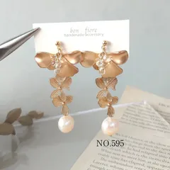 NEW☆　マットゴールドのお花と淡水パールの２wayピアス　イヤリング　金属アレルギー対応　サージカルステンレス　樹脂ピアス　ハンドメイドピアス 　大ぶり　揺れる　上品　ブライダル　結婚式　ウェディング　お呼ばれ　フォーマル　プレゼント　ギフト　NO.595