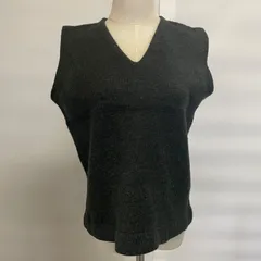 【k-26】ダークグリーン　Ｖネック　ニットベスト　無地　シンプルデザイン　重ね着コーデ最適　秋冬定番　古着スタイル　メンズレディース兼用