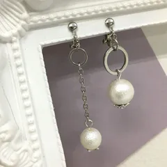 アシンメトリーな円と輪のイヤリング＊コットンパール×シルバー ハンドメイド oh-01973