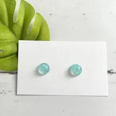 ハンドメイドピアス　レジン　ライトブルー