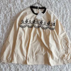 サマンサモスモス　胸元スカラップ刺繍ブラウス　キナリ　長袖　刺繍　レース　新品