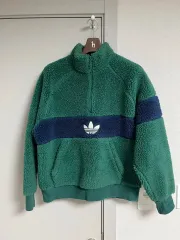 アディダス グリーン/ネイビー ボア フリース ハーフジップアップ