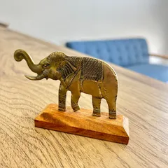 真鍮製象の置物　タイ　縁起物