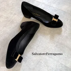美品 SalvatoreFerragamo サルヴァトーレフェラガモ ベロア ヴァラリボン パンプス ブラック 黒 ゴールド金具 8D ベルベット 25cm