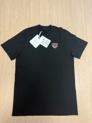MONCLER(モンクレール) 黒い半袖Tシャツ 出品