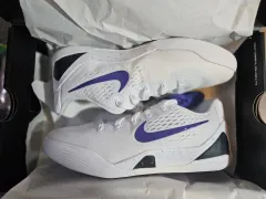 NIKE ナイキ バスケシューズ コービー9 ロー EM (GS) 250 白/PURPLE パープル