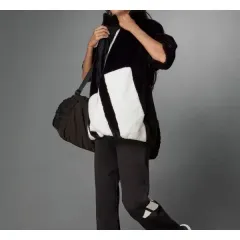 レディース Mサイズ adidas(アディダス) ビックロゴ ファー ジャケット