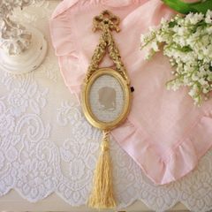 限定品※フランスアンティーク イニシャル刺繍 レース ウッドレリーフ
