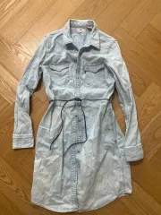 リーバイス デニム シャツ ワンピース ライトブルー