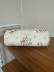 コーチ フラワー パータン 円筒型 ポーチ