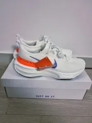 ナイキ ズームインヴィンシブル ラン FK 白 新品