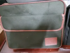 カーキ色書類バッグ 小物用