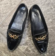 FERRAGAMO フェラガモ ブラック パテント ローファー レディース エナメル