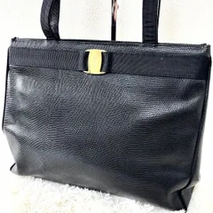 サルヴァトーレフェラガモ　ワンショルダー　ブラック　黒　ヴァラ