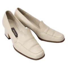 バリーBALLY ヒールレザーシューズ ベージュUS6（24位）