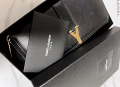 正規品）イヴ・サンローラン 長財布