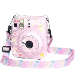 【特価商品】mini12 ケース 富士フイルム Instax Mini 12 カメラ用保護クリアケース クリスタルハードシェルカバー ショルダーストラップ付き カメラステッカー