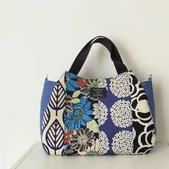 ハンドメイド　トートバッグ　ミニトート　パッチワーク　バルーンバッグ　チューリップバッグ　北欧　可愛い　Dカン付き　ショルダーバッグにもなるよ　お散歩バッグ