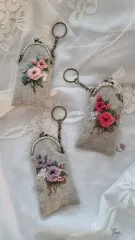 ローズ花刺繍キーホルダー＆ブローチセット