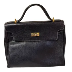  鳥居ユキ（YUKI TORII）ハンドバッグ クラシック 上品 台形シルエット フラップバッグ ブラック【DD139】のサムネイル