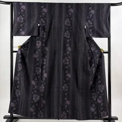 【美品】 結城紬 身丈159.5cm 裄丈64cm M 袷 奥順 はたおり娘 証紙 桜 雪輪 墨色 正絹 逸品 【中古】