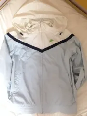 ナイキ ウィンドブレーカー