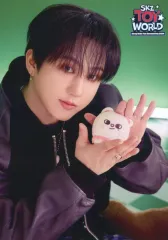 【中古】キャラカード チャンビン(縦/マスコット持ち) ランダムトレーディングカード 「Stray Kids Fan Connecting 2024 “SKZ TOY WORLD”」