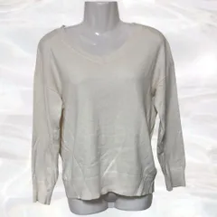 LOWRYS FARM　ローリーズファーム　ニット　ホワイト　レディース　無地　Vネック　長袖　シンプル　定番　着回し　オフィス