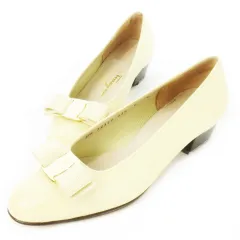 サルヴァトーレフェラガモ Salvatore Ferragamo BOUTIQUE VARA パンプス ミドルヒール ラウンドトゥ レザー 革 リザード型押し ヴァラリボン ロゴ 6 23.0cm 白 アイボリー /CK2 ■GY18