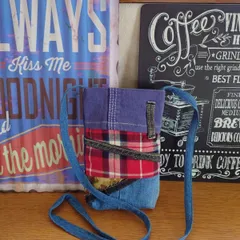 57☆USEDデニムリメイク☆スマホショルダーバッグ☆古着リメイク☆ジーンズリメイク☆デニムパッチワーク☆