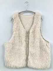 ベスト アイボリー