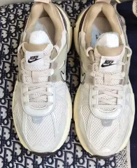 ナイキ V2K ラン FD0736-103 アイボリー 245mm