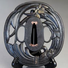 鍔 【 鉄地 松竹梅図鍔 】 日本刀 刀装具 鐔 骨董 古美術 Ac25071814