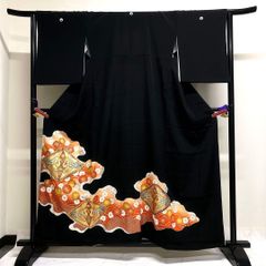 しつけ糸付き新古品】黒留袖 五つ紋 鶴 菊 宝尽くし 正絹 - メルカリ