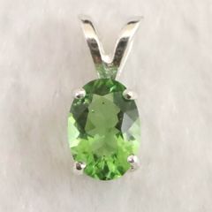 S925製 ロジウム ペリドット 8×6mm 天然石 シルバー ペンダント - メルカリ