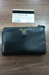 PRADA プラダ レディース サフィアーノ ブラック 二つ折り財布