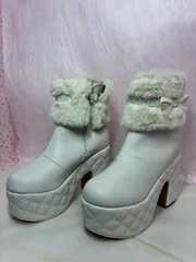 ♡新品未使用♡ 　　Ｍサイズ 【23.0cm-23.5cm】 　ヨースケ YOSUKE  レディース　厚底ショートブーツ  　厚底ファーブーツ 　ボア付き ショートブーツ  10.5cmヒール　ボアは取り外し可　 MY1413-445
