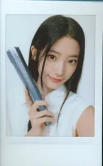 LE SSERAFIM FLAME RISES KAZUHA INSTANT PHOTO CARD ペンラ持ち